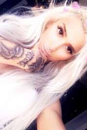 samsun  20 yaşlı escort Almina